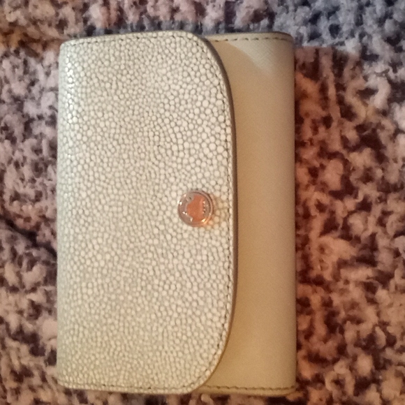 Micheal Kors wallet - Picture 1 of 6